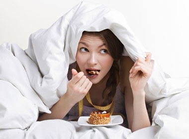 Bí quyết ăn uống trước khi ngủ giúp bạn không lo tăng cân