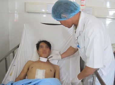 Anh Định được cấp cứu tại Bệnh viện Đa khoa Thiện Hạnh