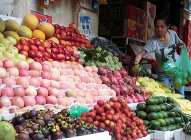 Táo Mỹ gây ung thư vẫn đắt khách