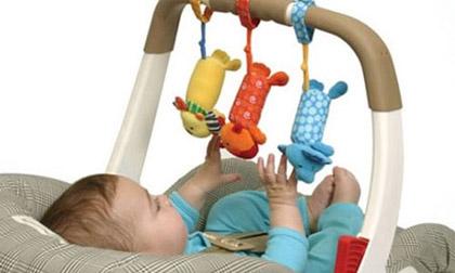 Bé 1 tuổi ngưng tim, ngưng thở vì nuốt mẩu đồ chơi