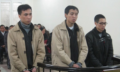 Ba bị cáo tại tòa