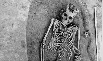 Phát hiện mới về hài cốt  7.700 năm của người mẹ mang thai song sinh