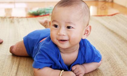 Tết này bé trai văng khỏi bụng mẹ được ngoại mua ruộng đất 