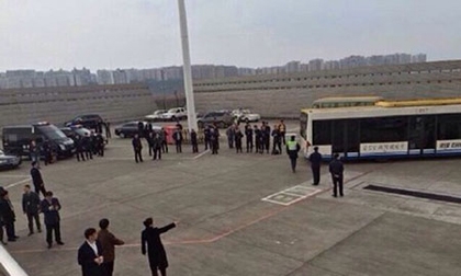 Máy bay Trung Quốc hạ cánh khẩn cấp vì cảnh báo có bom