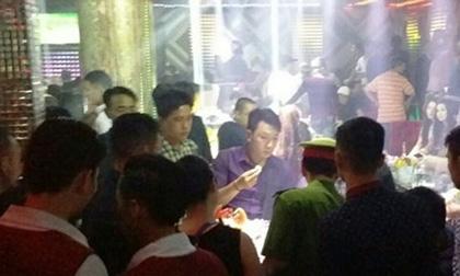 Cảnh sát kiểm tra hàng trăm dân chơi lúc rạng sáng