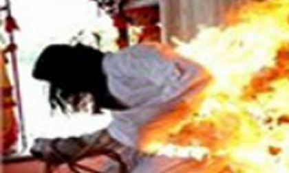 giết vợ, chồng tẩm xăng đốt chết vợ, giết người