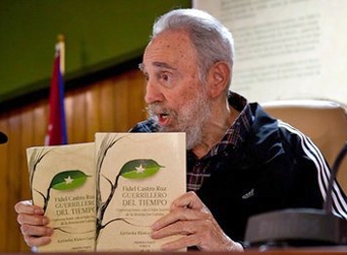 Lãnh tụ Cuba Fidel Castro ra mắt hồi ký