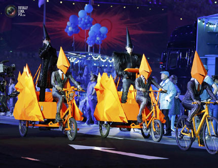 Ngắm dàn xe độc tại lễ bế mạc Olympic 2012