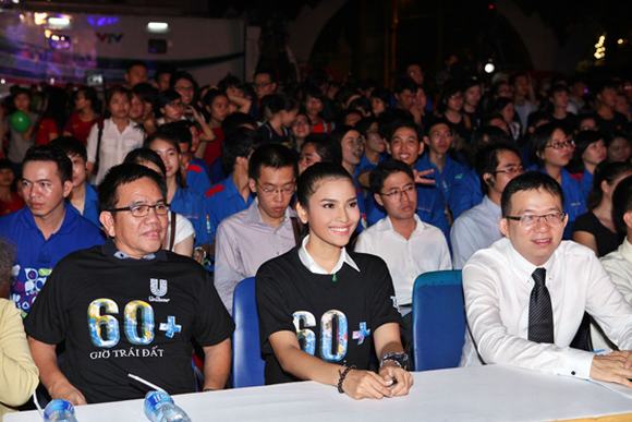 thuy-van-truong-thi-may-tham-gia-gio-trai-dat10