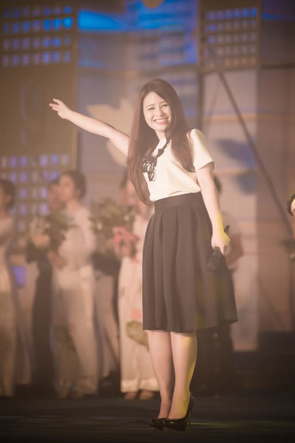 thuy-van-truong-thi-may-tham-gia-gio-trai-dat18