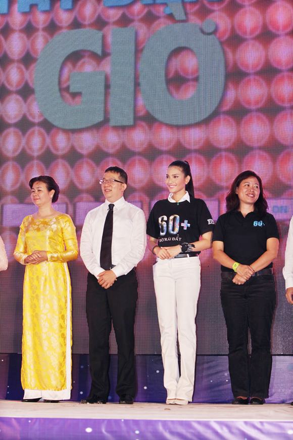 thuy-van-truong-thi-may-tham-gia-gio-trai-dat5