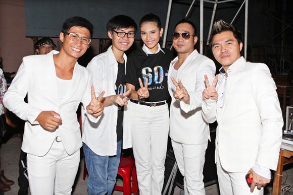 thuy-van-truong-thi-may-tham-gia-gio-trai-dat7