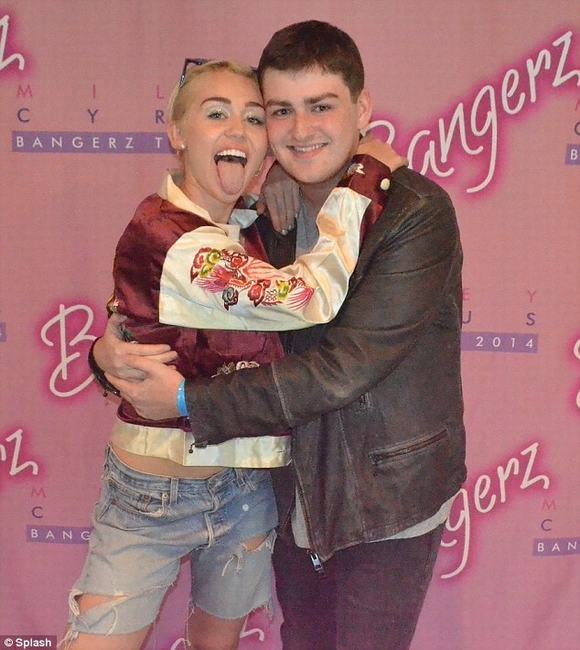 miley-cyrus-bi-sam-so1