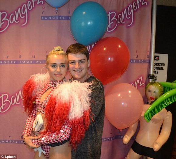 miley-cyrus-bi-sam-so2