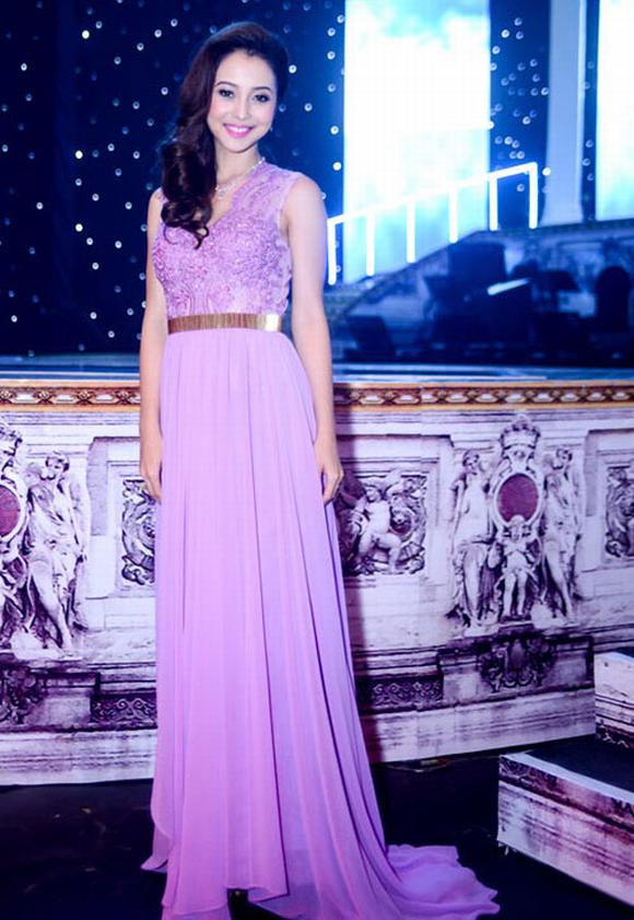nhung-bo-vay-ngam-mai-khong-chan-cua-jennifer-pham7