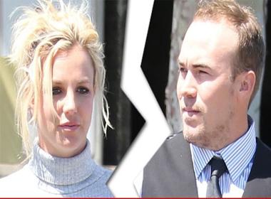 Britney Spears chính thức chia tay tình trẻ