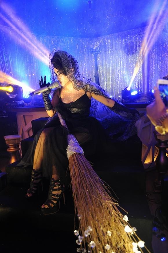 bua-tiec-halloween-cua-sao-19