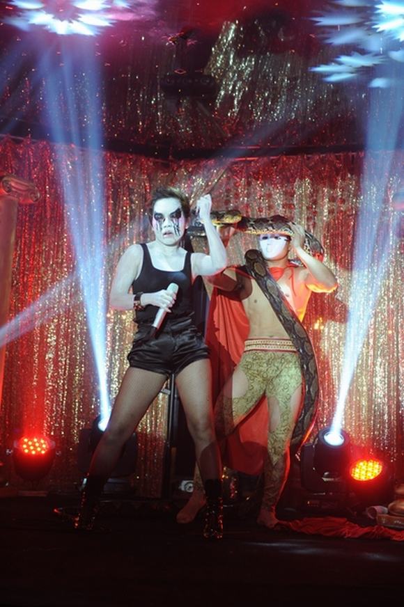 bua-tiec-halloween-cua-sao-27