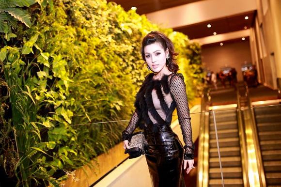maria-dinh-phuong-anh-10