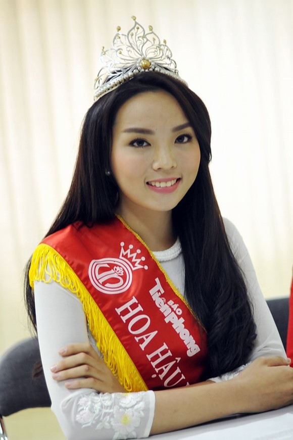 hoa-hau-ky-duyen-ve-tham-truong-12
