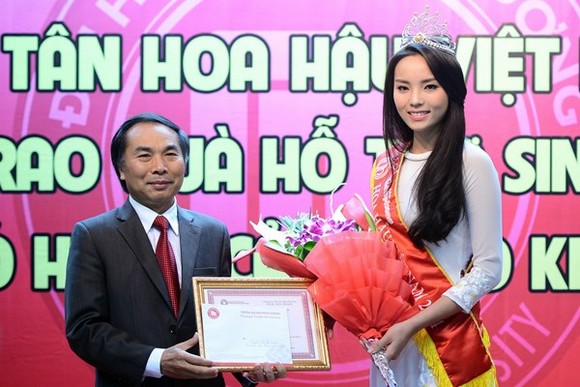 hoa-hau-ky-duyen-ve-tham-truong-2