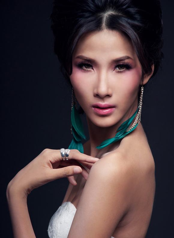 nguoi-mau-viet-mat-mot-mi14