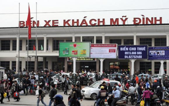 Người dân “vật vã” trở lại thành phố sau nghỉ lễ - 1