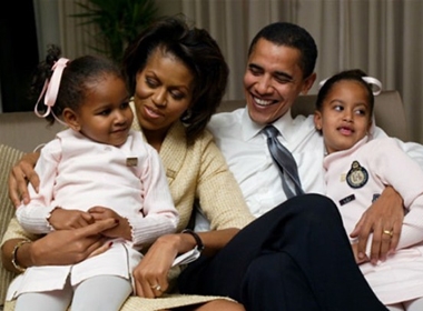 Thành công và thất bại trong việc làm cha mẹ của gia đình Obama 