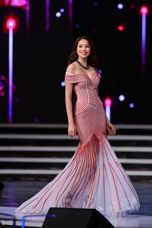 Tân Hoa hậu Hoàn vũ Việt Nam 2015 Phạm Hương 2