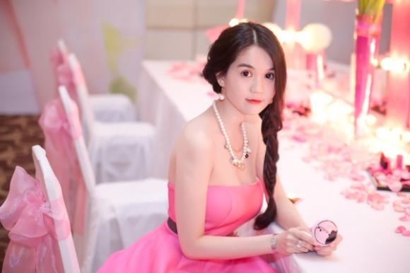 Ngọc Trinh và chiêu thật thà hiếm thấy từng được ví như Madonna
