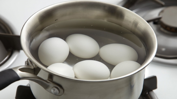 5 sai lầm khi luộc trứng mà ai cũng mắc phải - 2