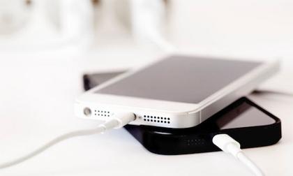 5 suy nghĩ sai lầm khi sạc pin cho smartphone
