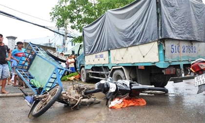 Tin tức giao thông 24h: Xe tải tông xe máy, 3 người thương vong