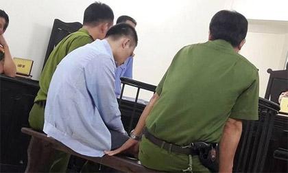 Kẻ hiếp dâm, sát hại người yêu bạn đập đầu tự tử tại tòa
