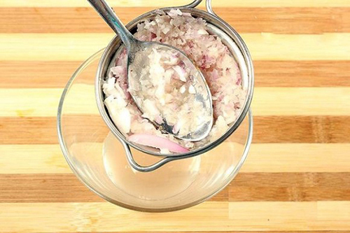 Những mẹo làm đẹp 'hữu ích' không thể bỏ lỡ từ hành tây