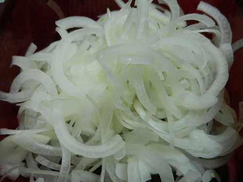 Những mẹo làm đẹp 'hữu ích' không thể bỏ lỡ từ hành tây