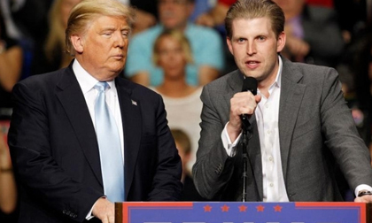 Con trai Trump có thể phải ngồi tù vì khoe phiếu bầu cho cha