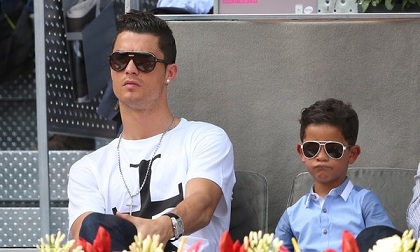 Bản sao đáng yêu 5 tuổi của Cristiano Ronaldo