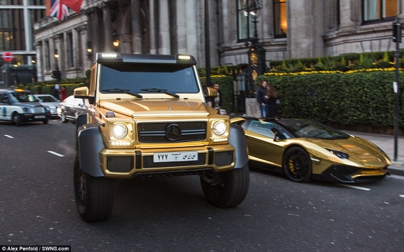 dàn siêu xe mạ vàng của tỷ phú Ả Rập Saudi khi sang Anh nghỉ dưỡng 7