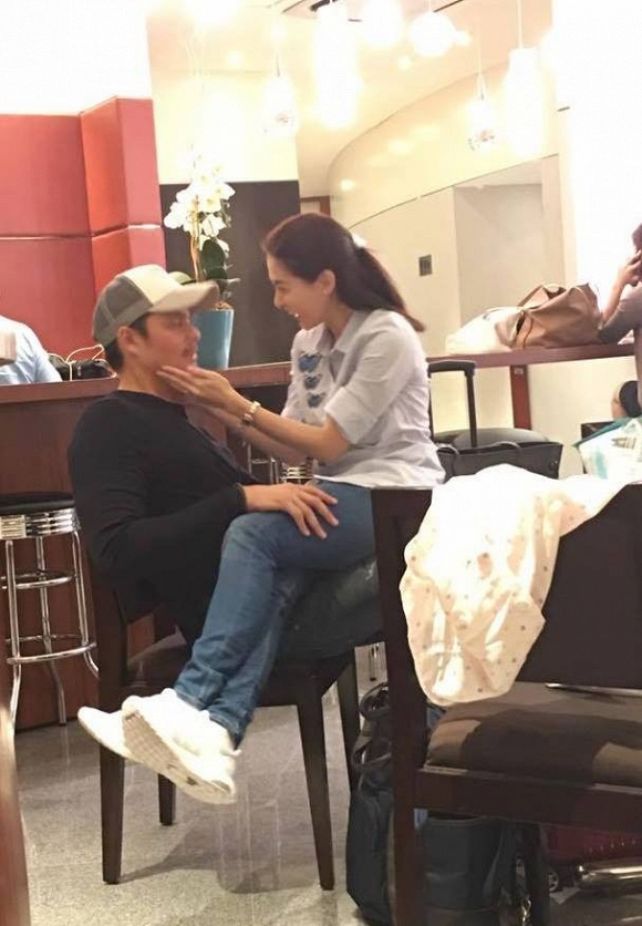 'Mỹ nhân đẹp nhất Philippines' gây tranh cãi vì cho con bú nơi công cộng 5