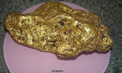Nhặt được cục vàng nặng 4,1kg trị giá 5,5 tỷ đồng