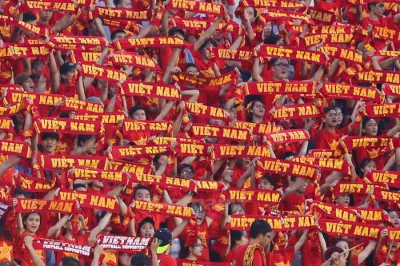 Tiếp lửa cho Đội tuyển Việt Nam trên SVĐ QK7. (Ảnh minh họa)