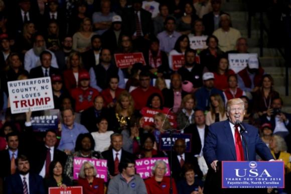 Donald Trump nói lời cảm ơn nước Mỹ tại bang North Carolina. (Ảnh: Reuters)