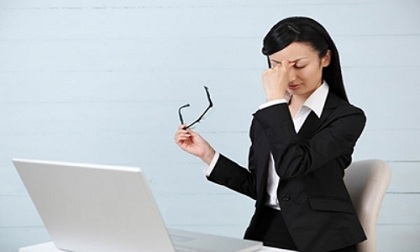 Cách trị mỏi mắt khi ngồi máy tính đơn giản, hiệu quả