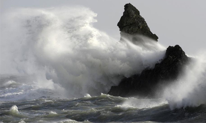 Thời tiết chiều 10/2: Gió giật cấp 9, sóng cao 3 mét trên biển