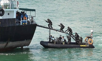 Cướp biển tấn công tàu Việt Nam, bắt cóc 7 người