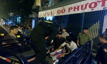 Hàng trăm công an khám xét kho vũ khí giữa lòng thành phố Nha Trang