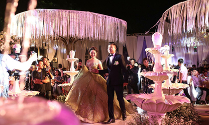 Nữ đại gia Bình Phước hóa công chúa trong đám cưới 6 tỷ đồng với bạn trai 7 năm