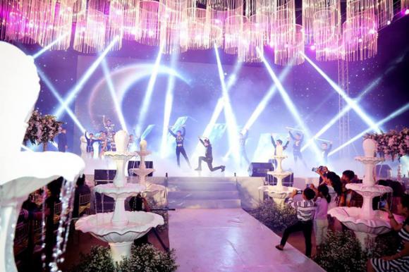 Nữ đại gia Bình Phước hóa công chúa trong đám cưới 6 tỷ đồng với bạn trai 7 năm - Ảnh 22. Nữ đại gia Bình Phước hóa công chúa trong đám cưới 6 tỷ đồng với bạn trai 7 năm - Ảnh 22.