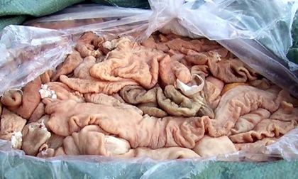 Bắt xe ô tô chở 870kg nội tạng lợn không rõ nguồn gốc
